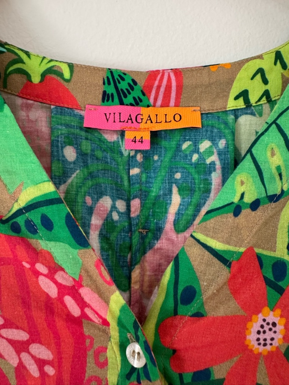 Vilagallo Tropical Floral Popover Blouse in Greens and Pinks, Size 10 - Picture 11 of 13
